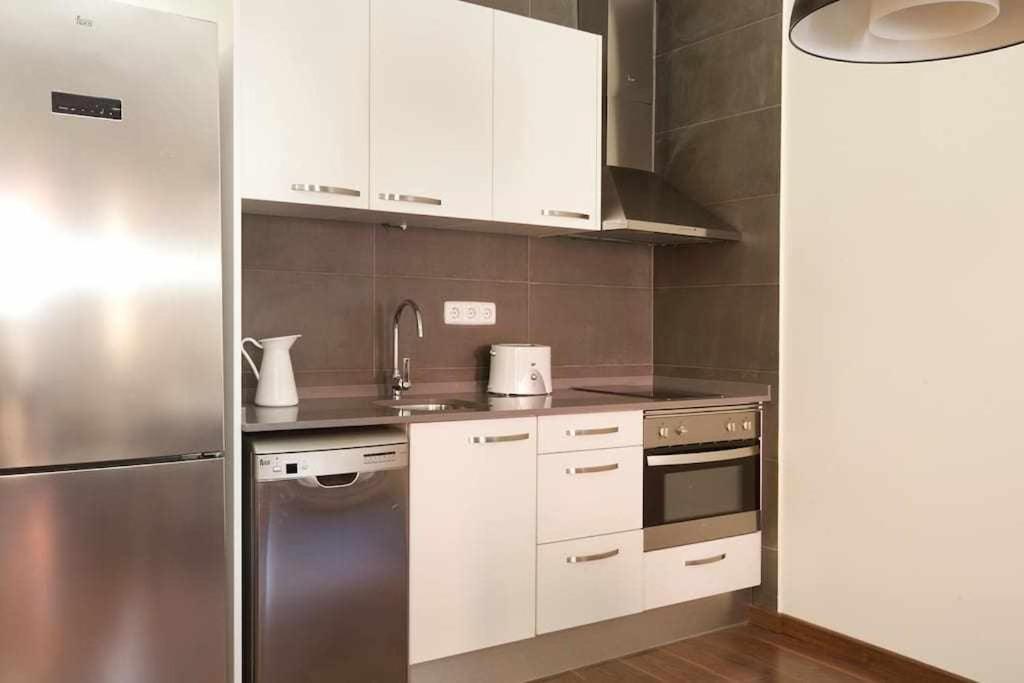 Apart Centrico Con Terraza En Gracia Barcelona Exterior photo